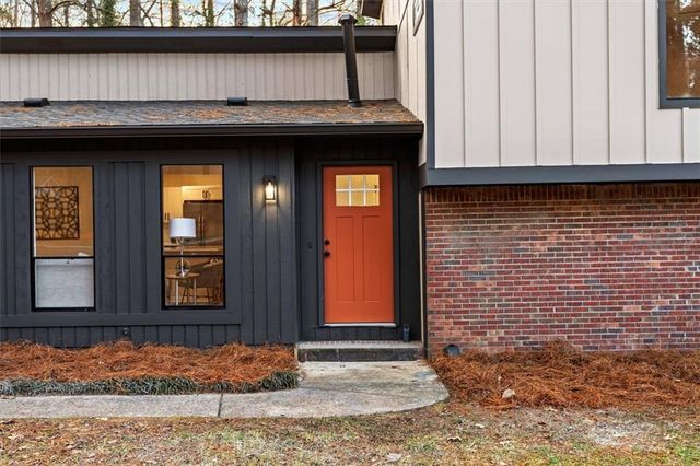 480 PINEBURR Lane, Stone Mountain, GA 30087