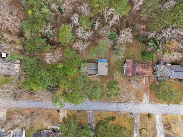 480 PINEBURR Lane, Stone Mountain, GA 30087