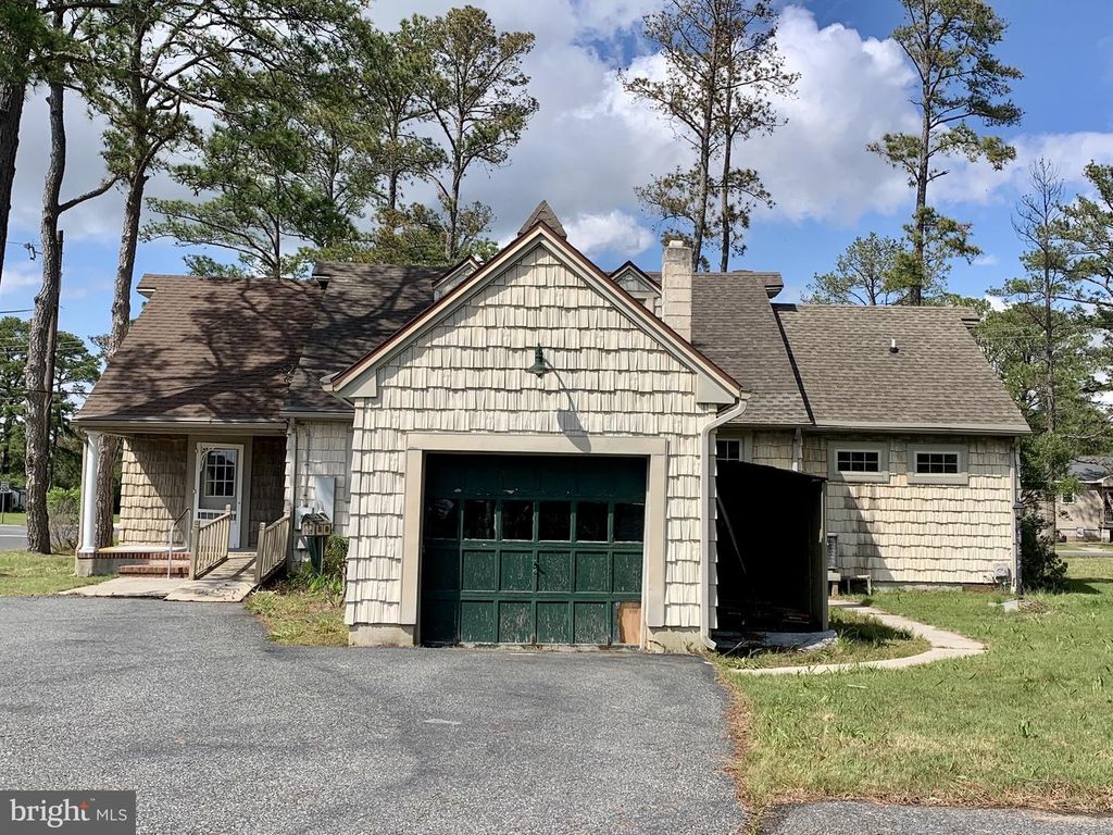 23 HALL HWY, Crisfield, MD 21817