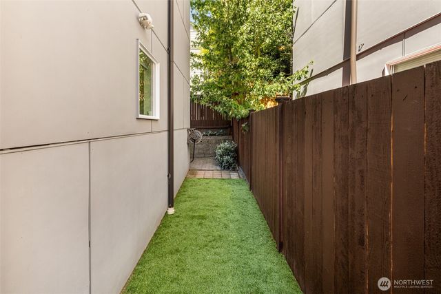 2450 NW 61st Street, Seattle, WA 98107