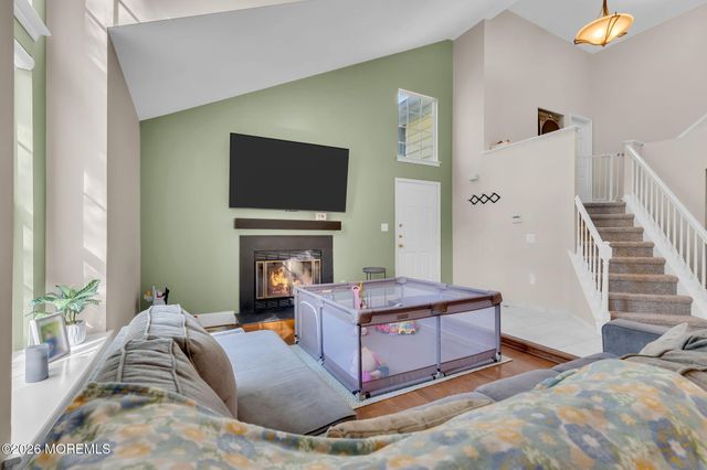 2102 Buckingham Circle, Middletown, NJ 07748