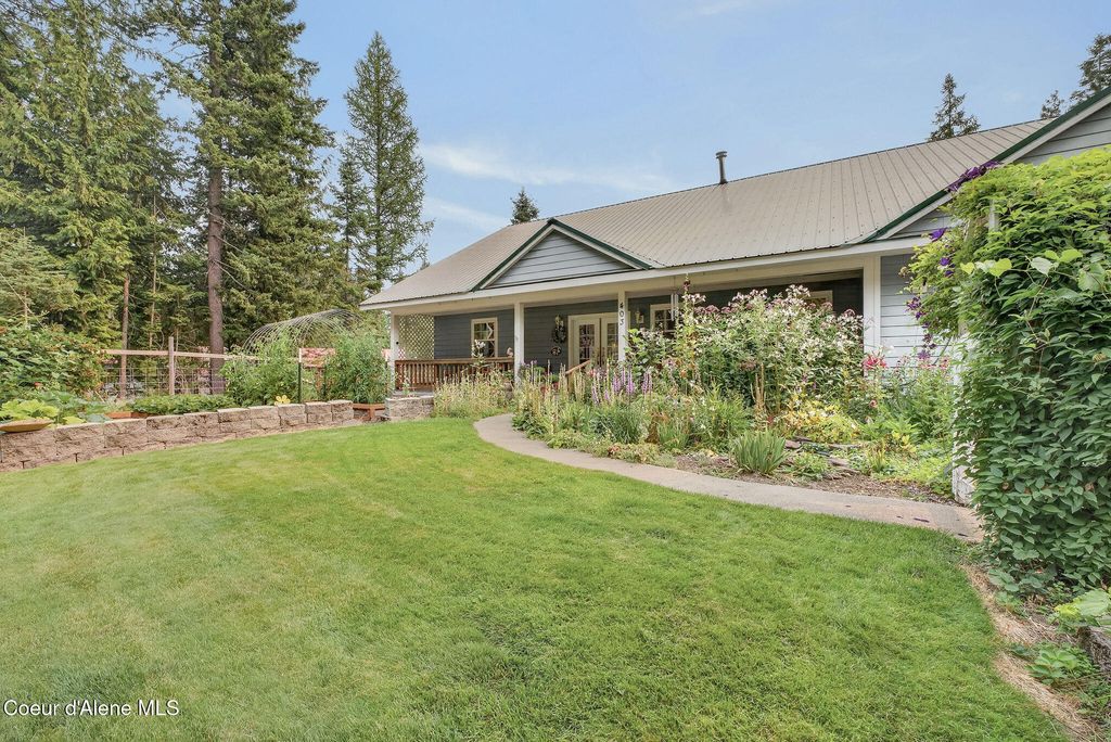 403 Fall Creek RD, Naples, ID 83847 photo 4