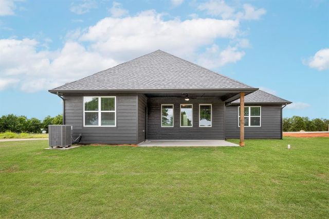 2386 Clubhouse Drive, Blanchard, OK 73010