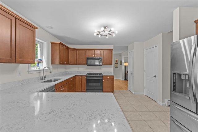 113 Hillside Lane, Fletcher, VT 05448
