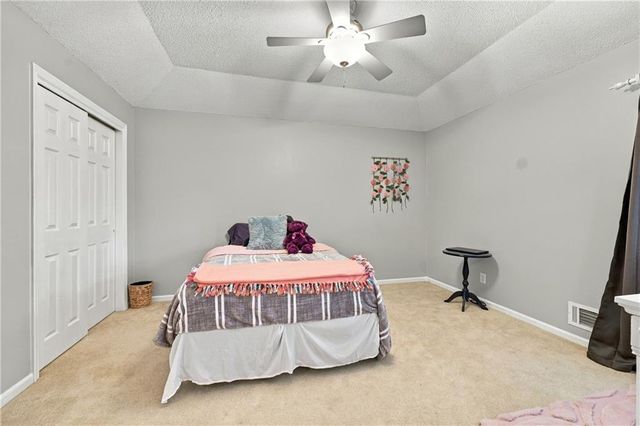900 SW Murray Road, Lee's Summit, MO 64081