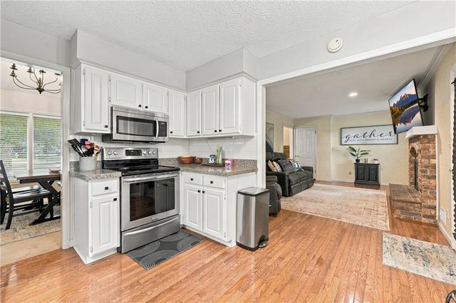 900 SW Murray Road, Lee's Summit, MO 64081