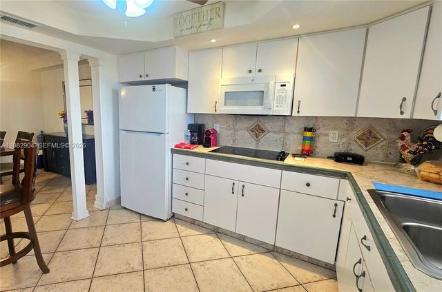 180 NE 12th Ave 10E, Hallandale Beach, FL 33009