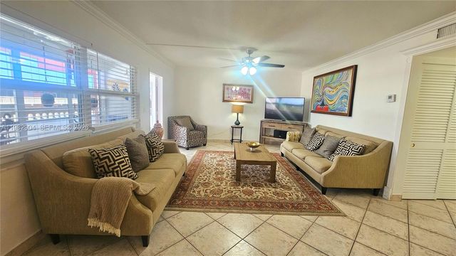 180 NE 12th Ave 10E, Hallandale Beach, FL 33009