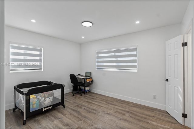 2441 NW 181st Ter, Miami Gardens, FL 33056