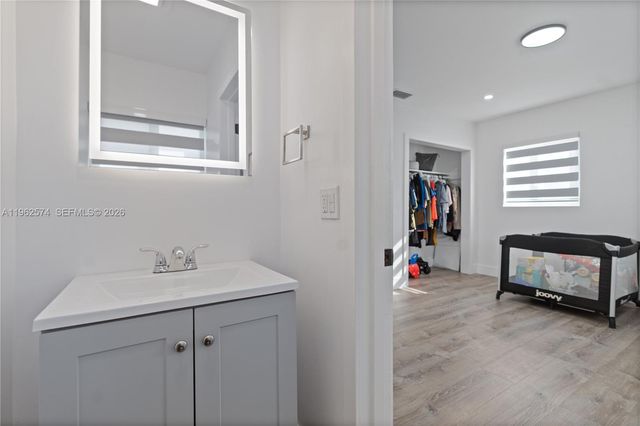 2441 NW 181st Ter, Miami Gardens, FL 33056