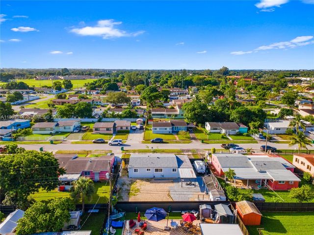 2441 NW 181st Ter, Miami Gardens, FL 33056