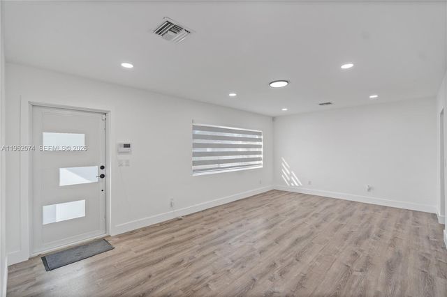 2441 NW 181st Ter, Miami Gardens, FL 33056