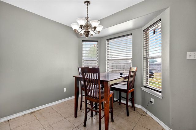 5742 Skylark Dr, Corpus Christi, TX 78408