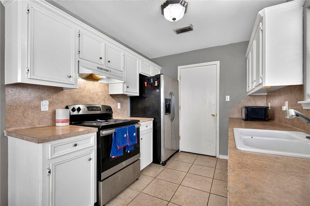 5742 Skylark Dr, Corpus Christi, TX 78408