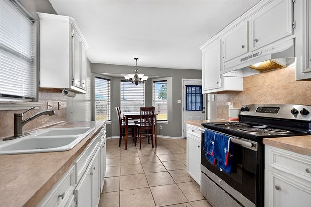 5742 Skylark Dr, Corpus Christi, TX 78408