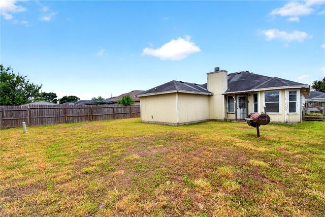 5742 Skylark Dr, Corpus Christi, TX 78408