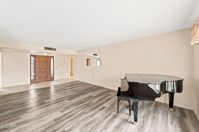15410 N RIDGEVIEW Road, Sun City, AZ 85351