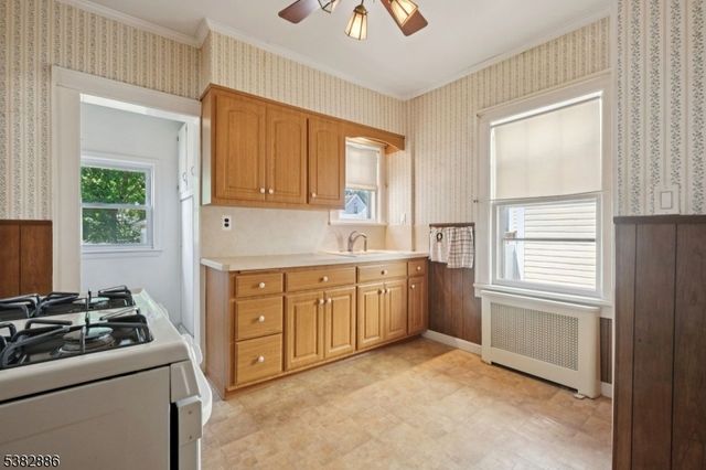 160 3Rd Ave, Hawthorne Boro, NJ 07506
