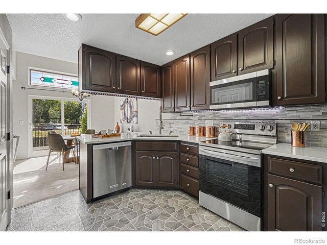 949 Reynolds Farm Lane, Longmont, CO 80503