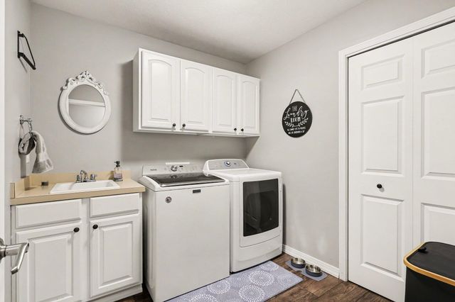 938 Mid Bluff Drive, Zeeland Twp, MI 49464