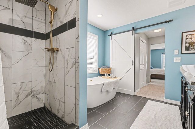 938 Mid Bluff Drive, Zeeland Twp, MI 49464