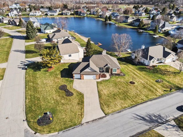 938 Mid Bluff Drive, Zeeland Twp, MI 49464
