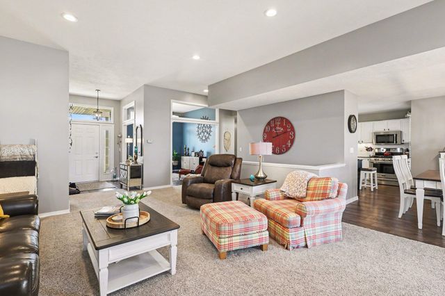 938 Mid Bluff Drive, Zeeland Twp, MI 49464