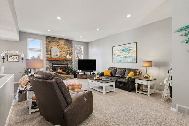 938 Mid Bluff Drive, Zeeland Twp, MI 49464