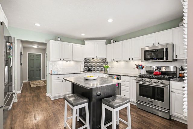 938 Mid Bluff Drive, Zeeland Twp, MI 49464