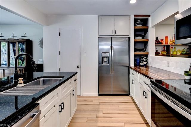 102 Harrops GLN, Williamsburg, VA 23185