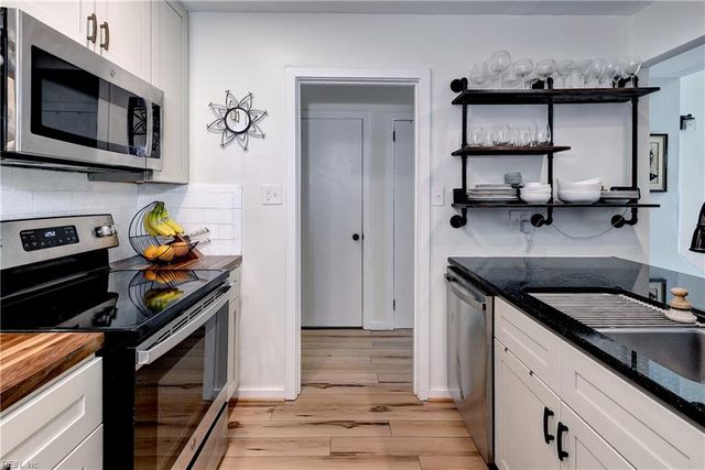 102 Harrops GLN, Williamsburg, VA 23185