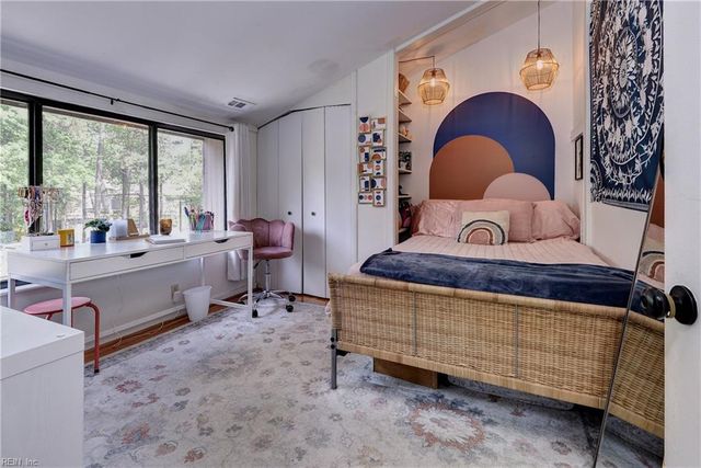 102 Harrops GLN, Williamsburg, VA 23185