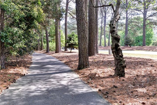 102 Harrops GLN, Williamsburg, VA 23185