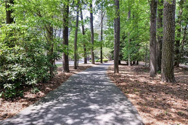 102 Harrops GLN, Williamsburg, VA 23185