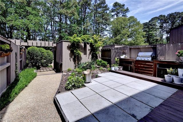 102 Harrops GLN, Williamsburg, VA 23185
