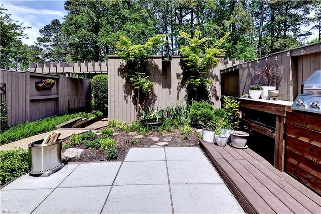 102 Harrops GLN, Williamsburg, VA 23185