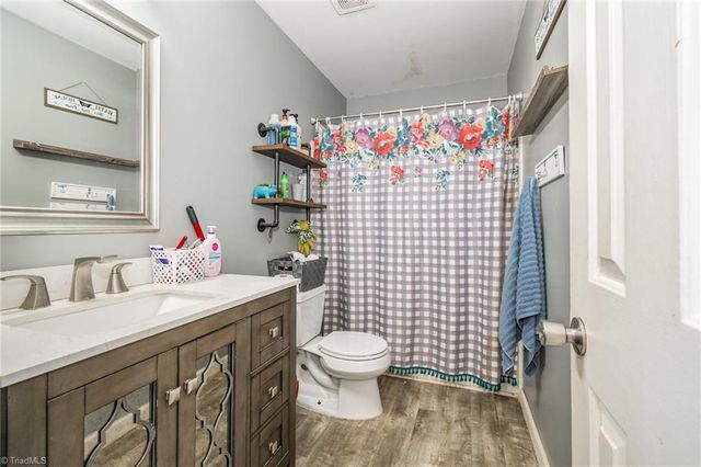 5607 Golden Needle Drive, Mcleansville, NC 27301