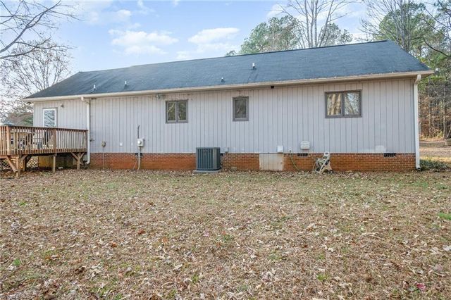 5607 Golden Needle Drive, Mcleansville, NC 27301