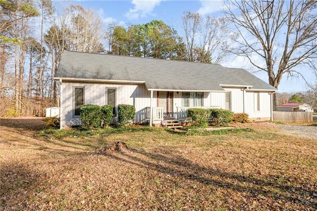 5607 Golden Needle Drive, Mcleansville, NC 27301
