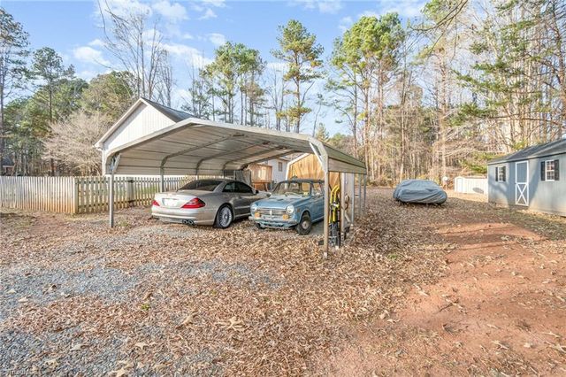 5607 Golden Needle Drive, Mcleansville, NC 27301