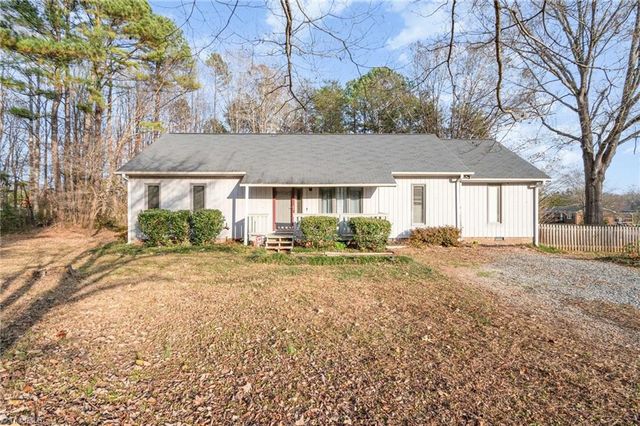 5607 Golden Needle Drive, Mcleansville, NC 27301