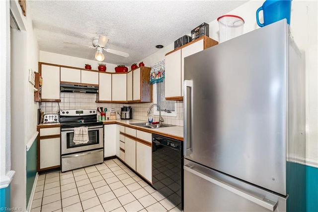 5607 Golden Needle Drive, Mcleansville, NC 27301