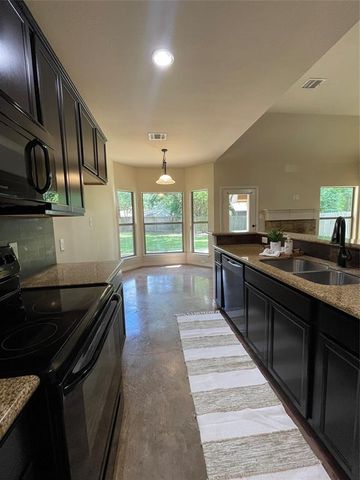 230 Hollywood, Conroe, TX 77303