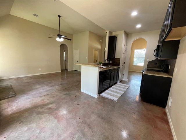 230 Hollywood, Conroe, TX 77303