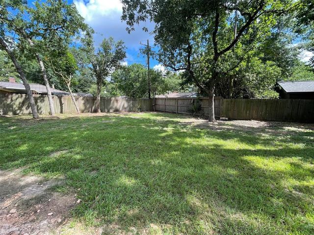 230 Hollywood, Conroe, TX 77303