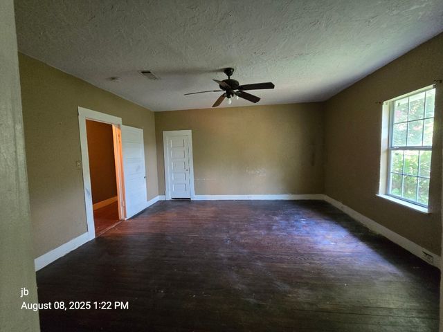 506 N Washington Street, Kaufman, TX 75142