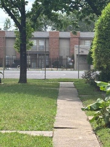 10501 South Drive 303, Houston, TX 77099