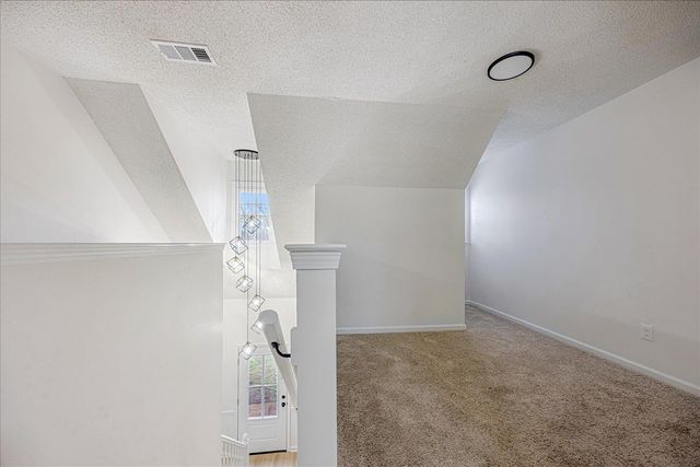 853 CAIRN CREEK DR, Memphis, TN 38018