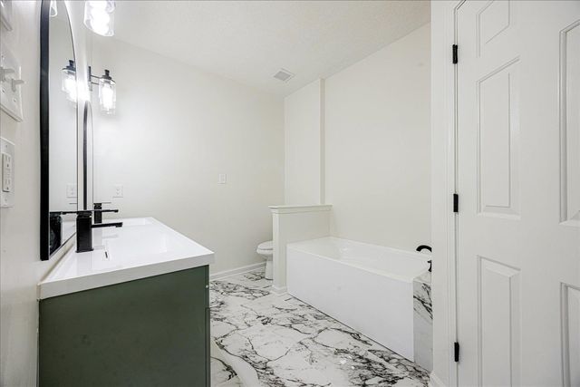 853 CAIRN CREEK DR, Memphis, TN 38018