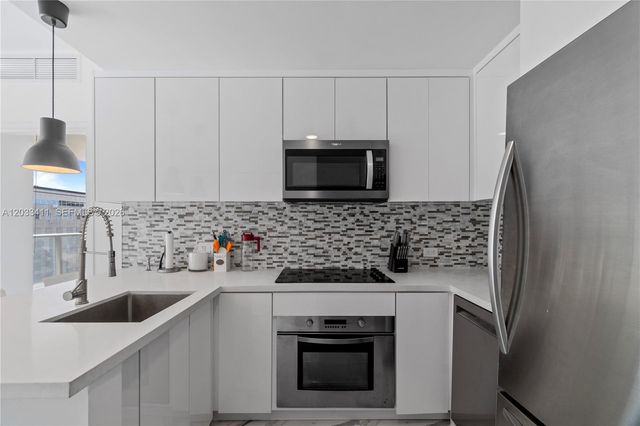 300 S Biscayne Boulevard T1411, Miami, FL 33131